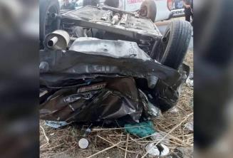 Bebé de 2 años pierde la vida tras volcadura de camioneta en Edomex