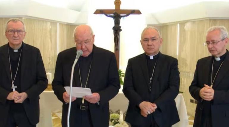 Preside el Camarlengo rito de constatación de la muerte del Papa y colocación del cuerpo en el féretro
