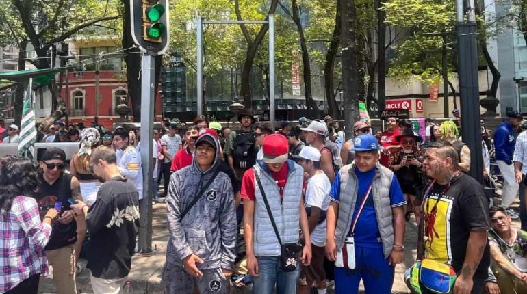 Con banderas y música marchan en CDMX en el marco del Día Mundial de la Marihuana