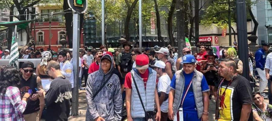 Con banderas y música marchan en CDMX en el marco del Día Mundial de la Marihuana Con banderas y música marchan en CDMX en el marco del Día Mundial de la Marihuana