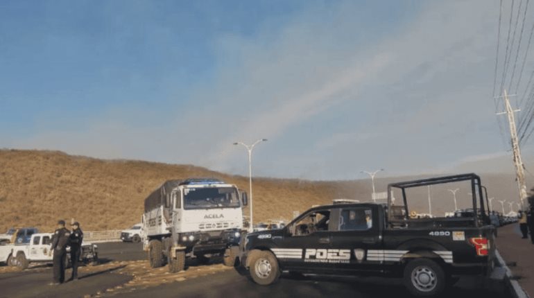 Muere soldado y 2 más resultan heridos tras volcadura en carretera de Querétaro