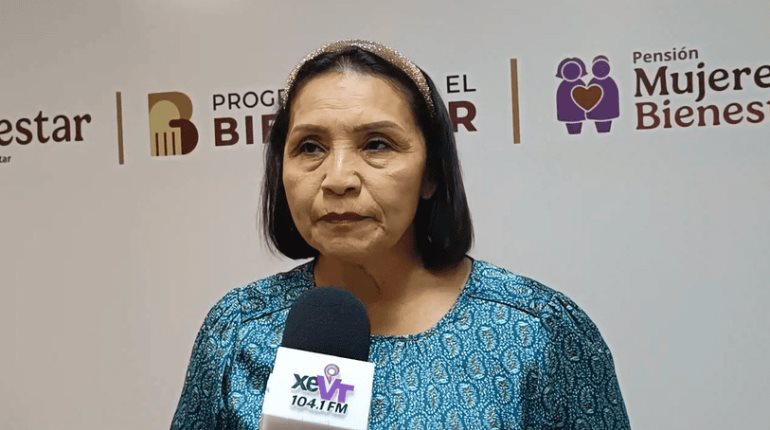Entrega Bienestar tarjetas para pensiones de adultos mayores y mujeres, registrados en febrero
