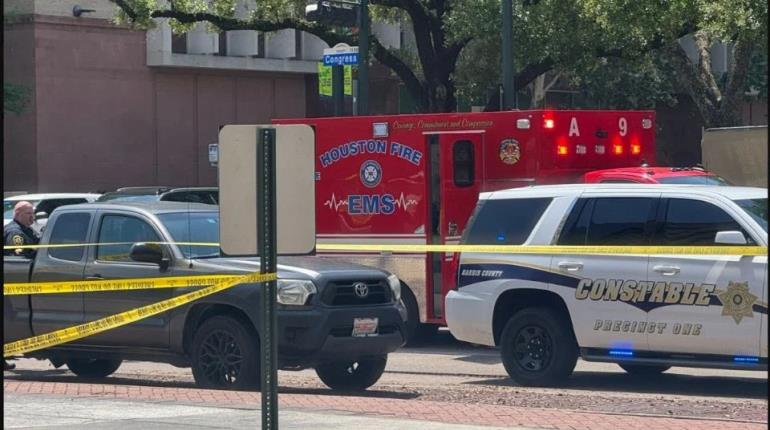 Dos lesionados deja tiroteo frente a centro de justicia en Texas