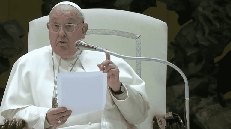 El Papa Francisco murió sereno, ventila su enfermero personal