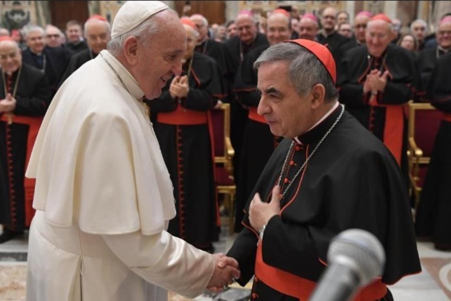 Cardenal Angelo Becciu, destituido por el Papa Francisco exige participar en Cónclave Cardenal Angelo Becciu, destituido por el Papa Francisco exige participar en Cónclave