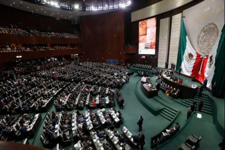 Guardan minuto de silencio y dedican aplausos al Papa Francisco en el Senado Guardan minuto de silencio y dedican aplausos al Papa Francisco en el Senado