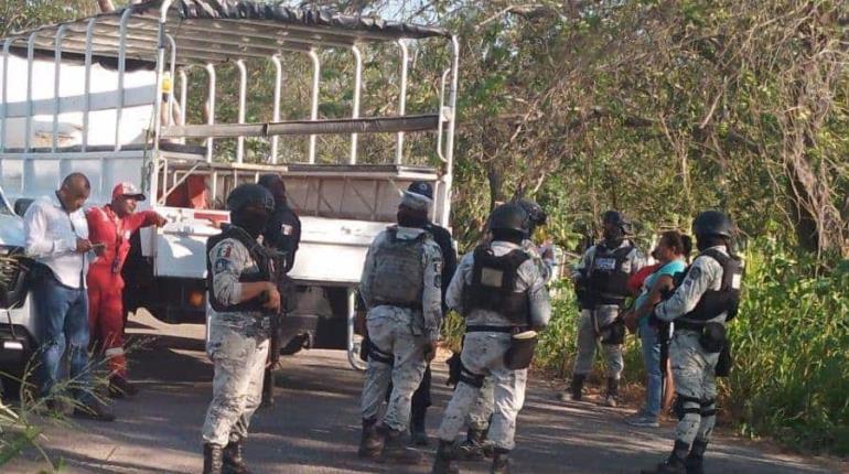 Se enfrentan sindicatos en pozo petrolero en Centla