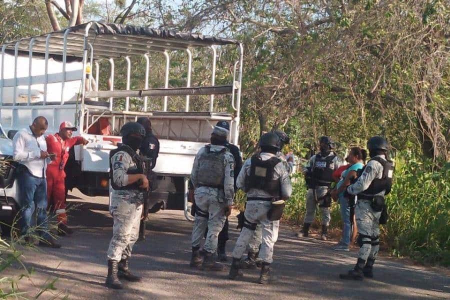 Se enfrentan sindicatos en pozo petrolero en Centla