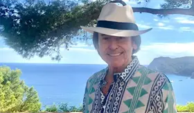 Retoma Raphael su carrera musical tras linfoma cerebral