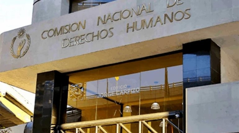Condena CNDH difusión de campaña antiinmigrante de EE. UU. en televisoras mexicanas