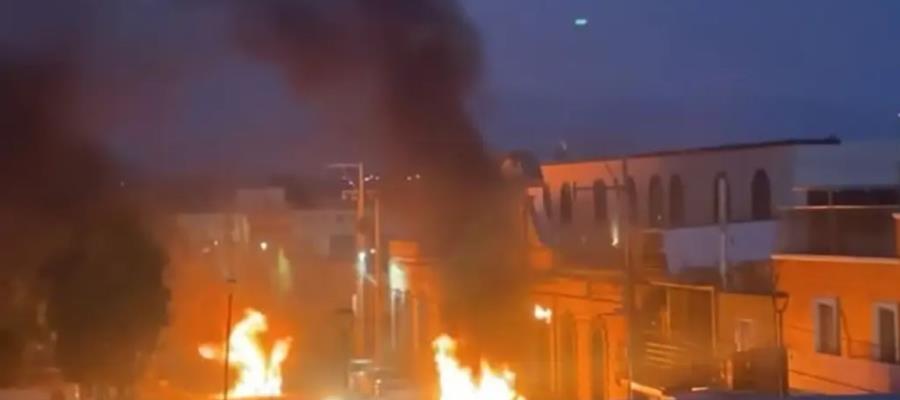 Ciudadanos incendian Palacio Municipal y patrulla en Puebla tras detención de 3 hombres Ciudadanos incendian Palacio Municipal y patrulla en Puebla tras detención de 3 hombres