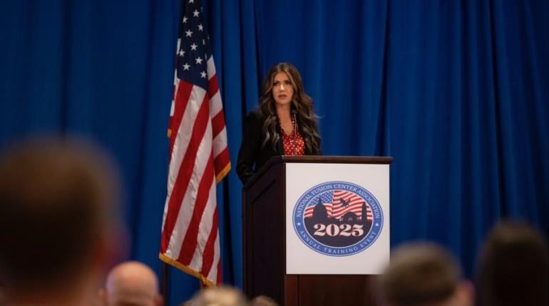 Detienen a presunto ladrón del bolso de Kristi Noem