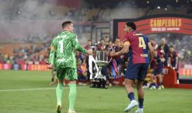 Jugadores del FC Barcelona se quejan de falta de acreditaciones para sus familiares en celebración de Copa del Rey