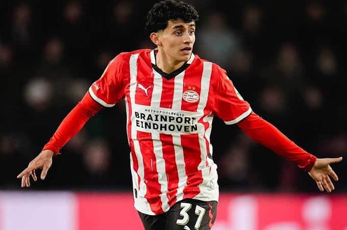Chivas lanza oferta por Richard Ledezma del PSV