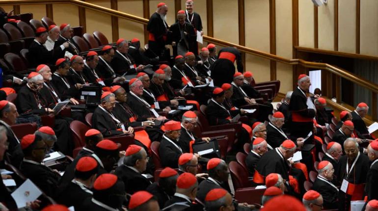 Cónclave iniciará el 7 de mayo; inician con preparativos en la Capilla Sixtina