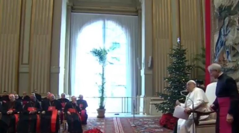Momentos del Papa: Francisco el Santo Pontífice con alma de niño