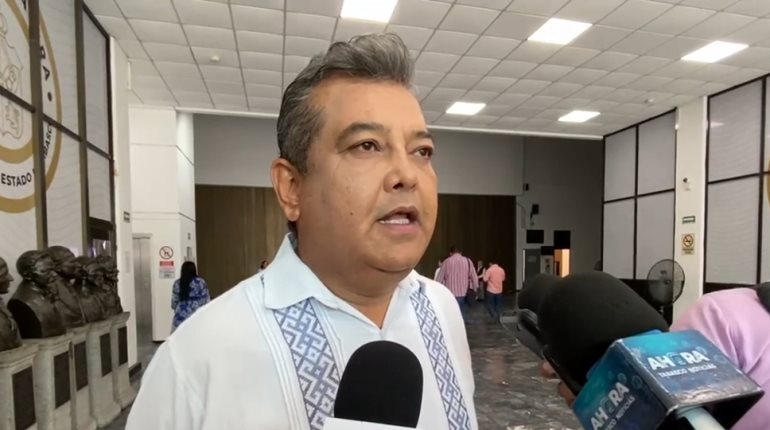 Estima gobierno regularizar escuelas antes de 2030