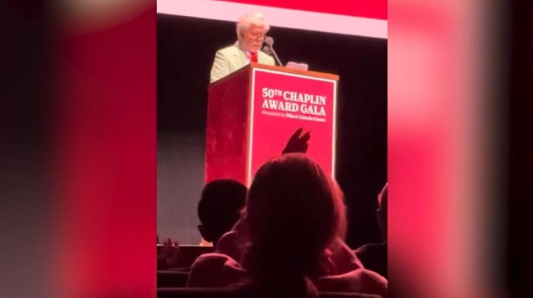 Trump pasará a la historia como el mayor error de nuestro tiempo: Almodóvar