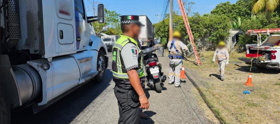Bloquean la Frontera-Ciudad de Carmen en Atasta, cierre duró un par de horas Bloquean la Frontera-Ciudad de Carmen en Atasta, cierre duró un par de horas