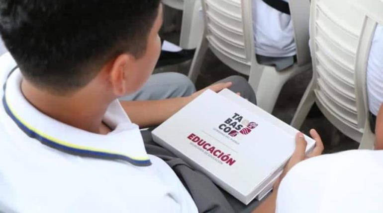 Exhiben Secundaria de Ocuiltzapotlán por cobro de copias por entrega de tabletas
