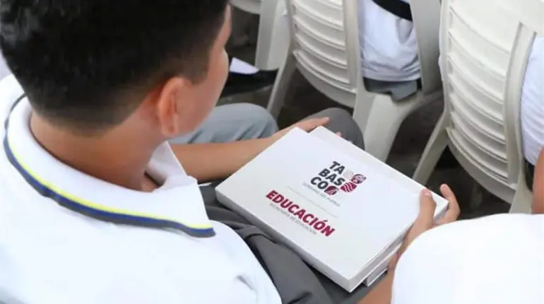 Entrega de tabletas a estudiantes de secundaria ser&aacute; a finales de enero: Setab