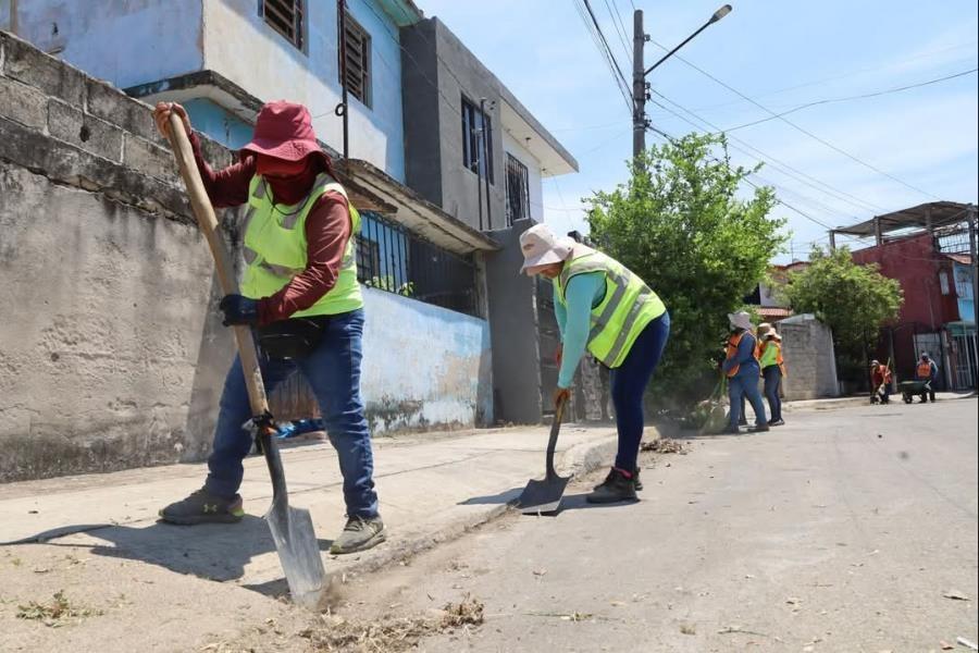 Realizan jornadas de limpieza y acciones con brigada integral en Gaviotas Norte Realizan jornadas de limpieza y acciones con brigada integral en Gaviotas Norte