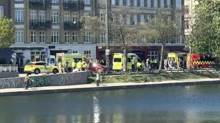 Pierde el control de vehículo y atropella a multitud en Dinamarca
