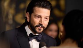 Sé que mi tarifa es más alta de lo normal este año", ironiza Diego Luna por aranceles de EE.UU.