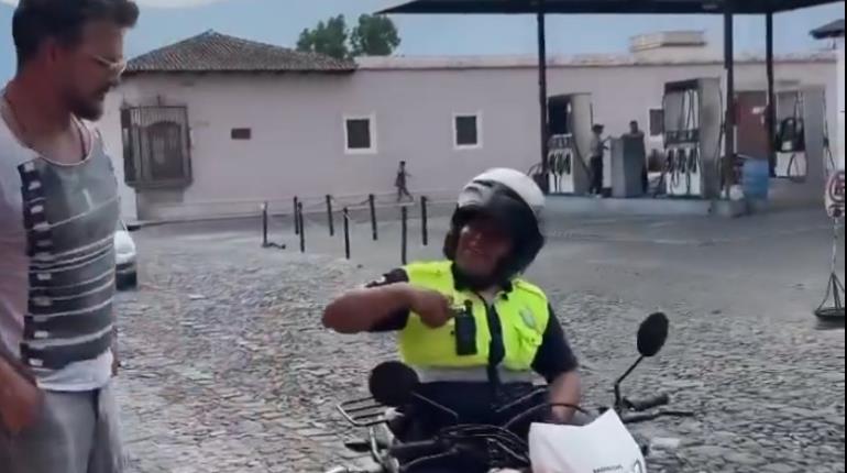 Sale Arjona por el pan y casi lo multan