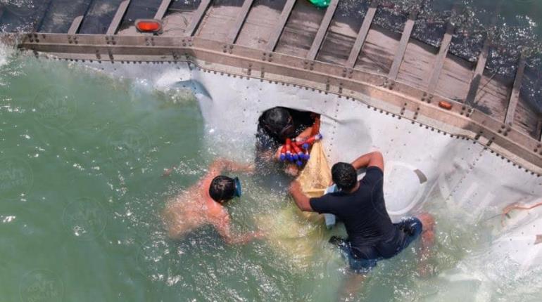 ¡Rapiñan en el agua! Saquean tráiler que cae al río Samaria