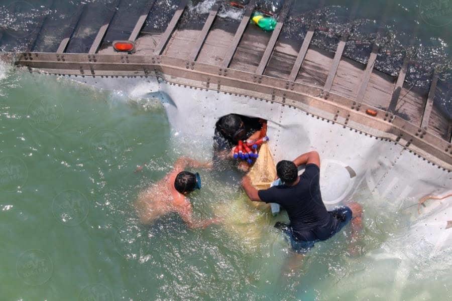 ¡Rapiñan en el agua! Saquean tráiler que cae al río Samaria ¡Rapiñan en el agua! Saquean tráiler que cae al río Samaria