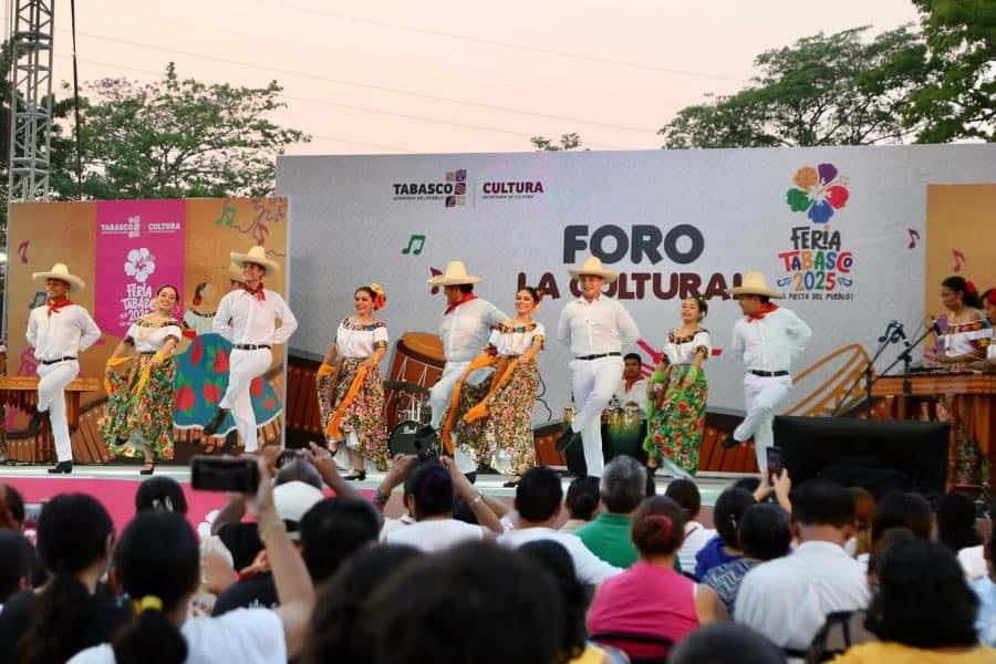 Inauguran foro ´La Cultural´ en el teatro al aire libre de la Feria Tabasco Inauguran foro ´La Cultural´ en el teatro al aire libre de la Feria Tabasco