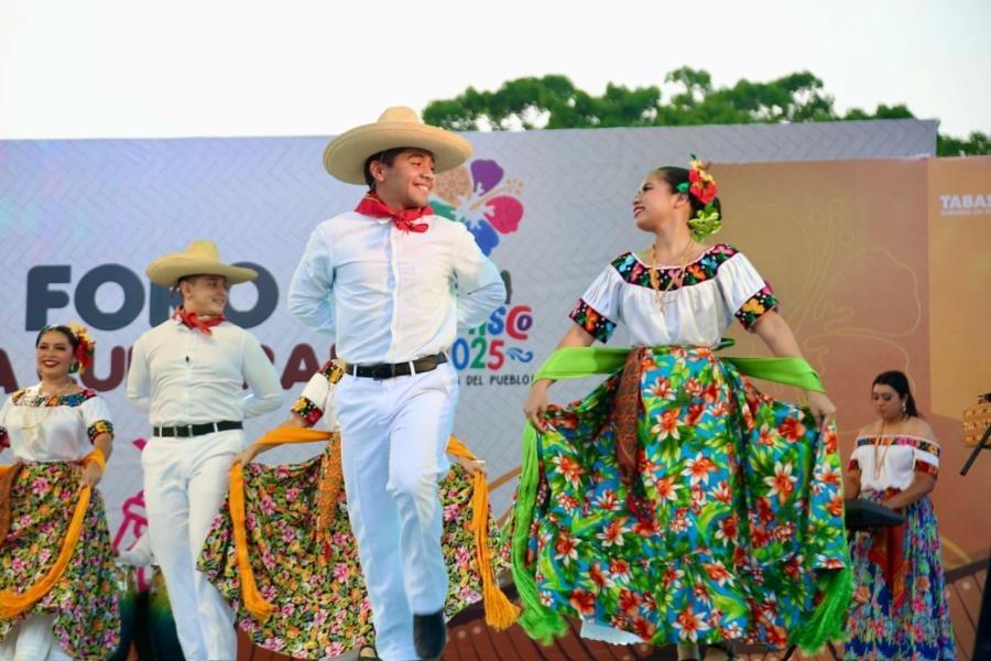 Folkloristas realizarán concurso de zapateo, marimba y tamborileros, tras quedar fuera de la feria Folkloristas realizarán concurso de zapateo, marimba y tamborileros, tras quedar fuera de la feria