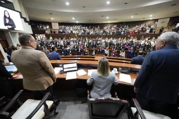 Retiran fuero a alcalde y diputado local en Sinaloa por irregularidades en la renta de 126 patrullas