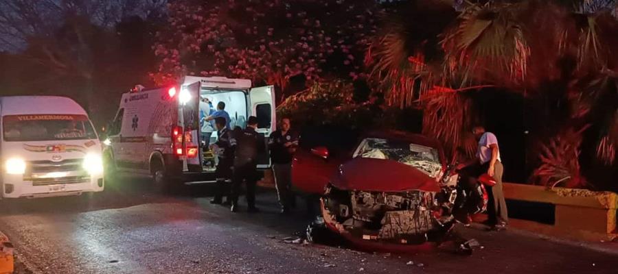 Esta madrugada choca vehículo con cabezal del puente en la Villahermosa-Nacajuca Esta madrugada choca vehículo con cabezal del puente en la Villahermosa-Nacajuca