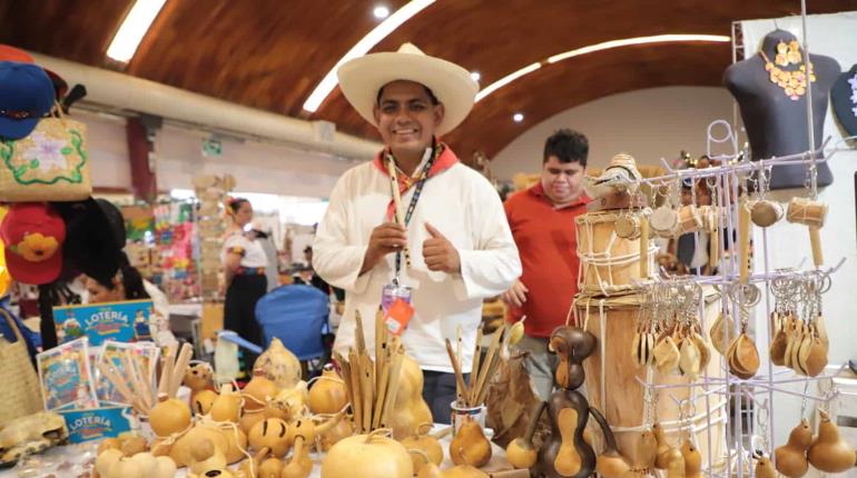 Exponen artesanos lo mejor de sus municipios y estados en la Feria Tabasco