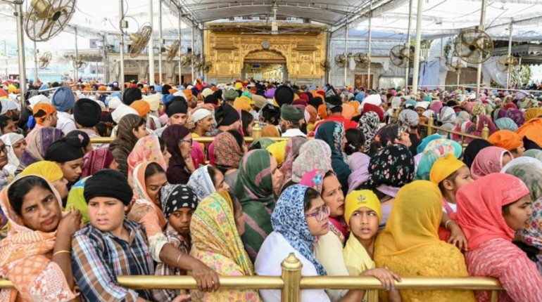 Seis muertos y 50 heridos deja estampida en templo de India