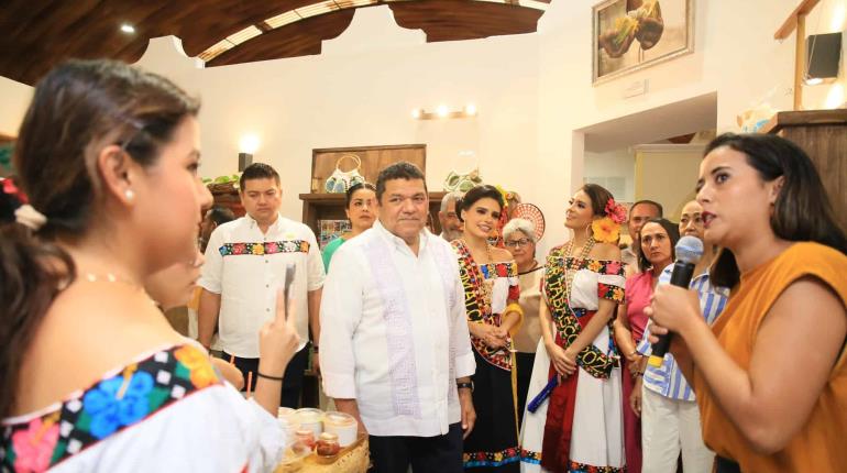 Inauguran stands de Centla y Comalcalco en la Feria Tabasco
