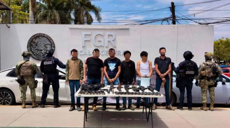 Detienen a seis sujetos con fuerte arsenal en Sinaloa