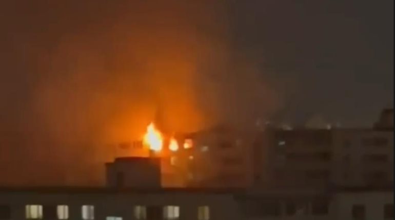 Explosión e incendio en edificio de Moscú, deja 2 muertos y al menos 10 personas heridas