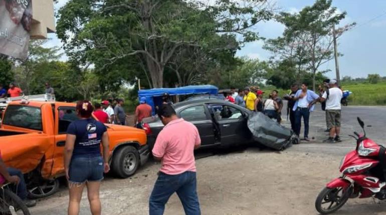 Cuatro heridos deja accidente en Comalcalco