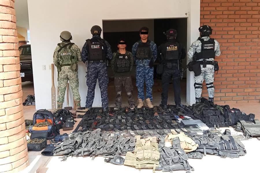 Un muerto, 1 herido, 2 detenidos y arsenal asegurado, saldo de operativo para liberar a secuestrado en Comalapa Un muerto, 1 herido, 2 detenidos y arsenal asegurado, saldo de operativo para liberar a secuestrado en Comalapa