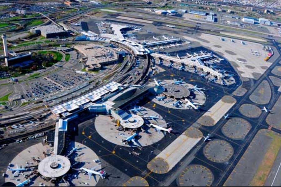 Cancelan 100 vuelos en el aeropuerto de Newark, EE.UU., tras falla con los controladores aéreos Cancelan 100 vuelos en el aeropuerto de Newark, EE.UU., tras falla con los controladores aéreos