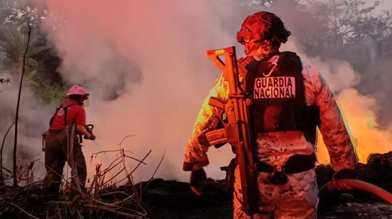 Se registra incendio de pastizal en la vía Macuspana