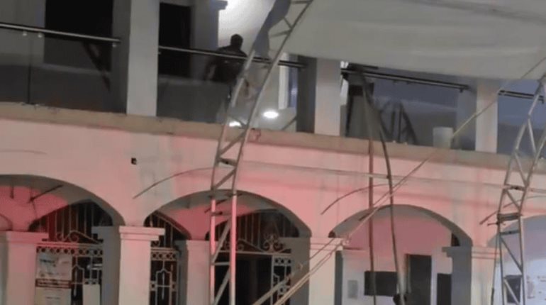Suspenden actividades tras conato de incendio en el Palacio Municipal de Huimanguillo