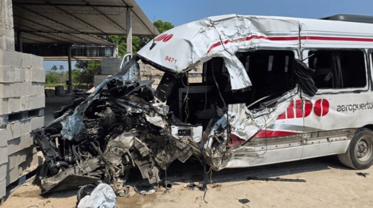 6 heridos, saldo de accidente entre góndola y transporte de pasajeros en la Villahermosa-Macuspana