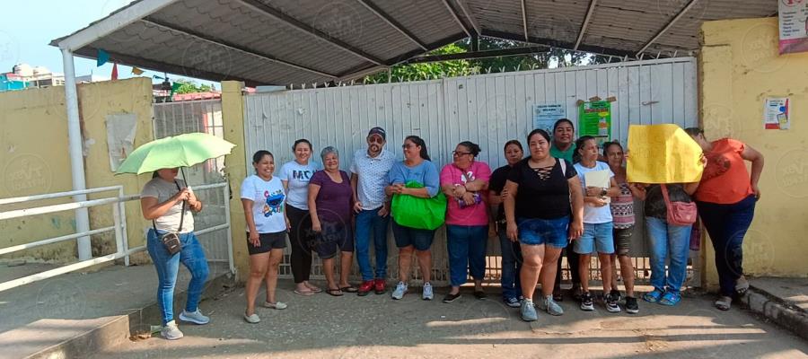 Tras casi 20 días sin luz en primaria de Centro, protestan para pedir solución Tras casi 20 días sin luz en primaria de Centro, protestan para pedir solución