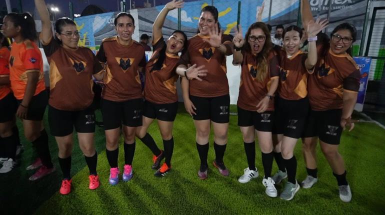 Arranca Copa Dorada de mamás y papás de la escuela Lobos Negros