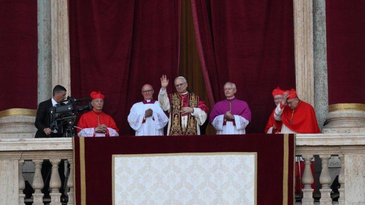 ¡Habemus Papam! León XIV, es de origen estadounidense y tiene 69 años ¡Habemus Papam! León XIV, es de origen estadounidense y tiene 69 años