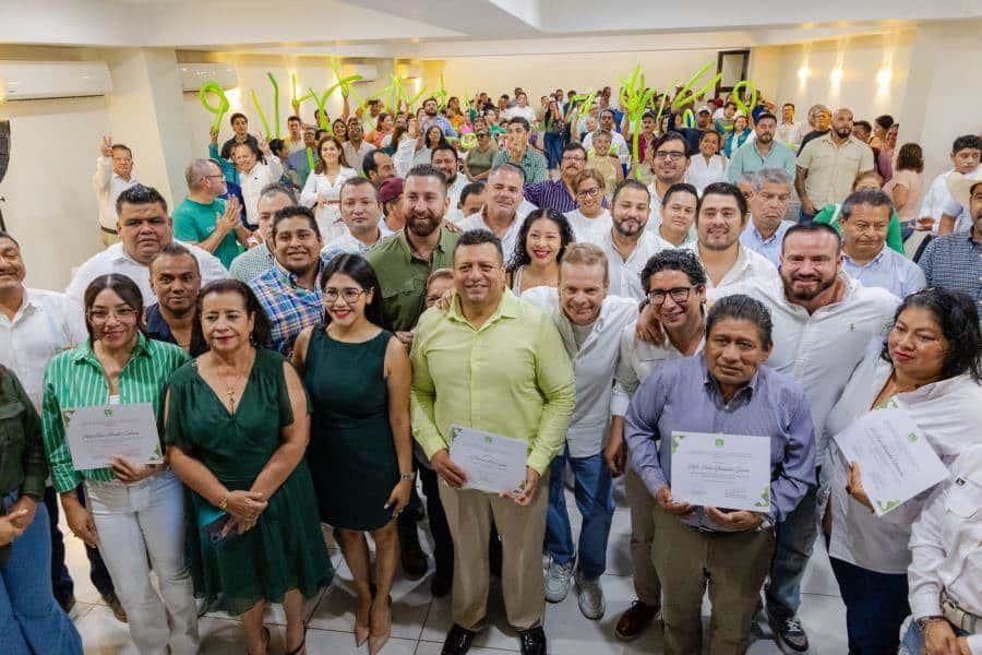 Rinde protesta a nuevo dirigente del PVEM en Centro Rinde protesta a nuevo dirigente del PVEM en Centro